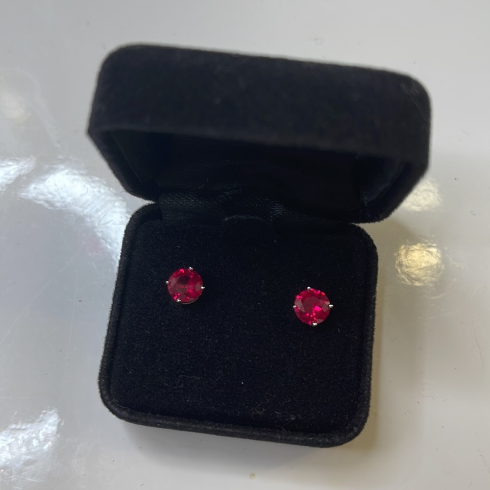 Garnet studs